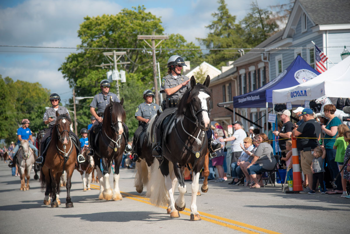 Captain Lisa Rakes and Oliver KY Horse Park Mounted Police Festival of the Horse parade